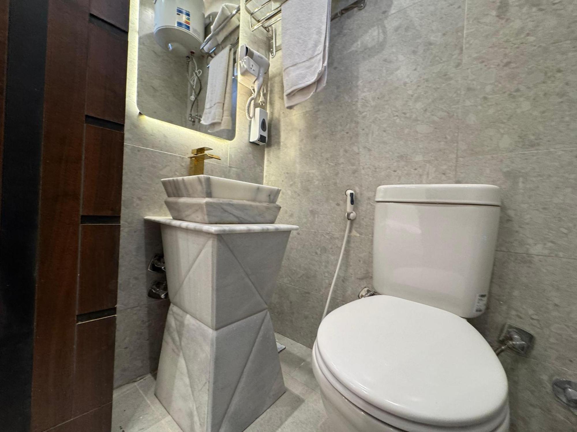 New White Pyramids Inn Ghatati Exterior foto