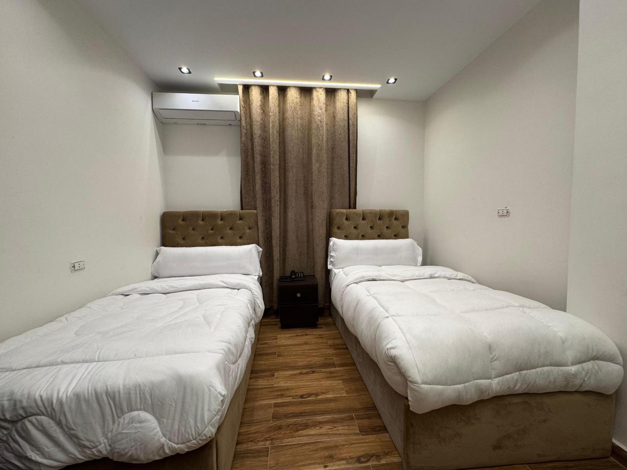 New White Pyramids Inn Ghatati Exterior foto